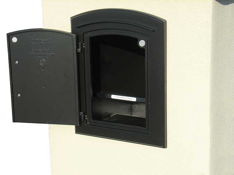 Column Locking Mailbox